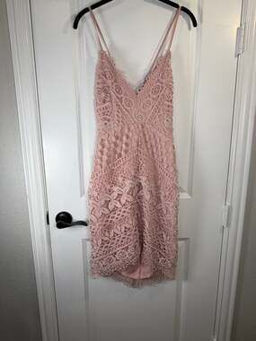 ASTR the Label Caroline Lace Mini Dress in Blush Pink Size Medium